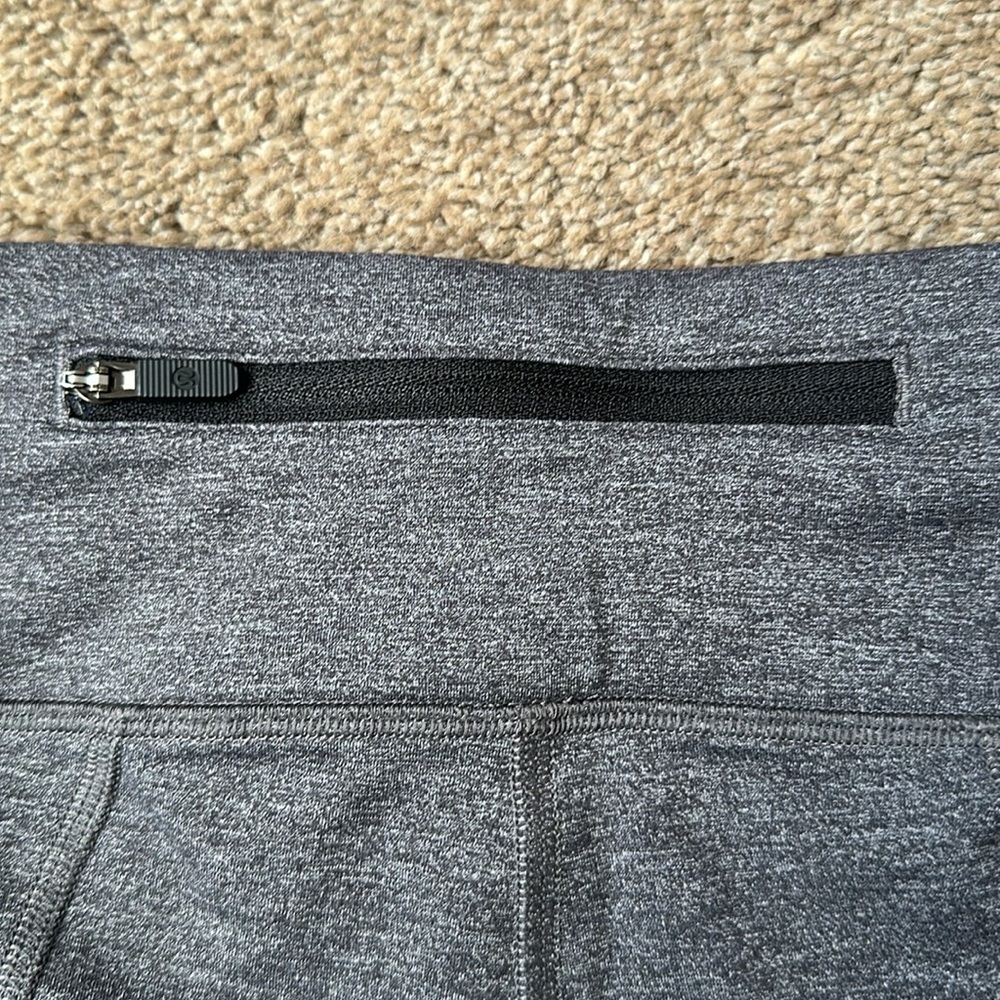 Lululemon leggings women size 6 - Picture 5 of 7